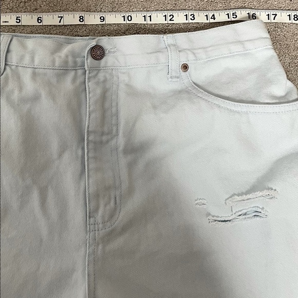 VINTAGE Boutique Custom Distressed Cutoffs - Picture 8 of 11